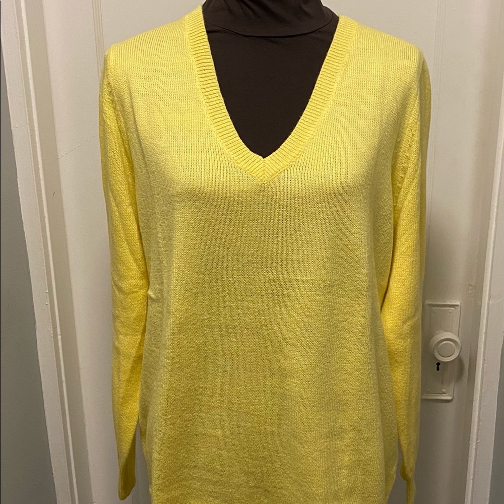 Old Navy Yellow V-Neck Sweater XL